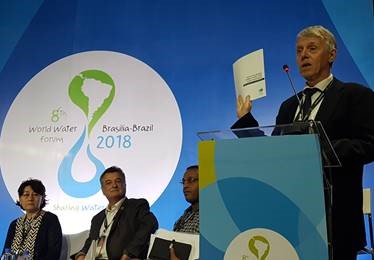 World Water Council Governor Torkil Jonch Clausen launches the challenge paper Revitalizing #IWRM for the 2030 agenda during the high-level panel at the 8th World Water Forum, Brasilia, Brazil, 20 March 