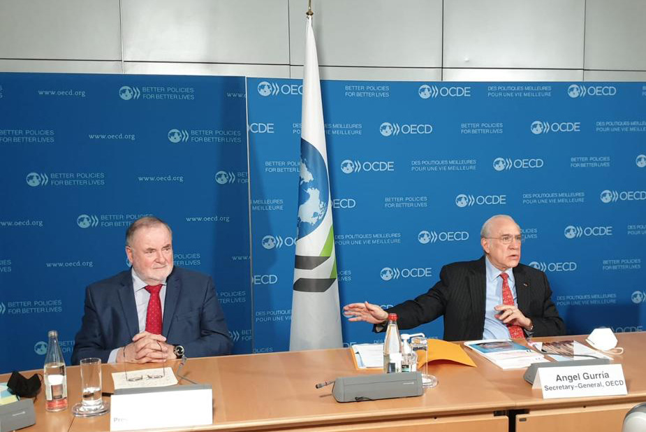 Loïc Fauchon, Président du Conseil mondial de l’eau, aux côtés de Angel Gurria, Secrétaire Général de l’OCDE