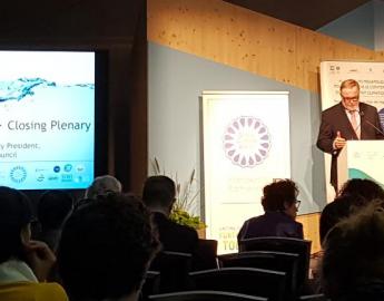 Loic Fauchon moderating closing session