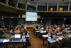 El seminario sobre gestión de aguas transfronterizas reunió a más de 100 participantes en el Consejo de Europa, Estrasburgo, Francia, el 11 de diciembre 2013