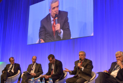 Opening session “Water and Energy Governance: Sharing the resource and optimising uses; consequences for regions in a climate change context”. From left: Ghislain de Marsily, Professor at the French Académie des Sciences; Martin Guespereau, General Manager of the Rhone Mediterranean and Corsica Water Agency; Xavier Ursat, water coordinator, Director of Hydraulic Production and Engineering Division, EDF; Benedito Braga, President of World Water Council; Joppe Cramwinckel, Director of World Business Council o