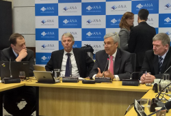 World Water Council President Benedito Braga (center), surrounded by Thematic Process Commission Chair Torkil Jønch Clausen and Vice-Chair Jorge Werneck-Lima, speaks during the Thematic Commissions and Coordination Groups joint meeting in Brasilia, Brazil, February 2017